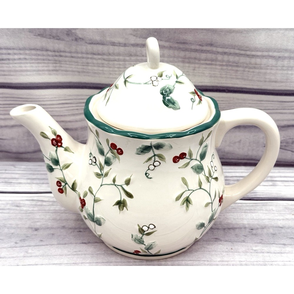 PFALTZGRAFF WINTERBERRY TEA POT WITH LID - HOLIDAY HOLLY / BERRY